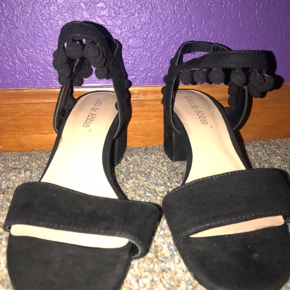 Black high heels - Picture 4 of 4